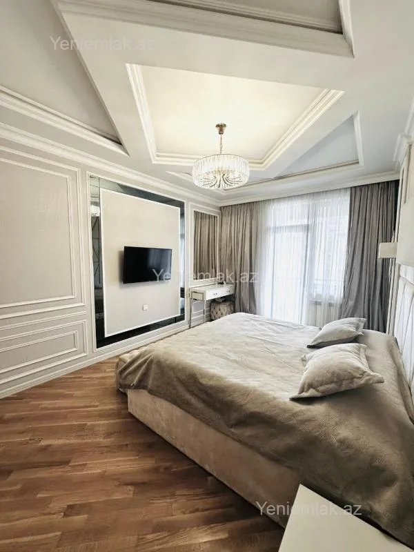 Satılır 3 otaqlı yeni tikili 136.5 m²