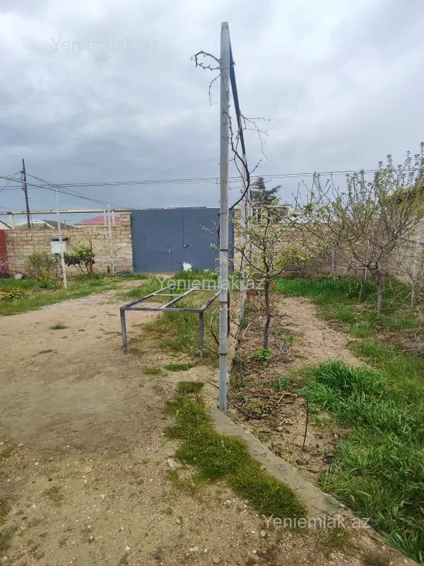 Satılır 5 otaqlı həyət evi 200 m²