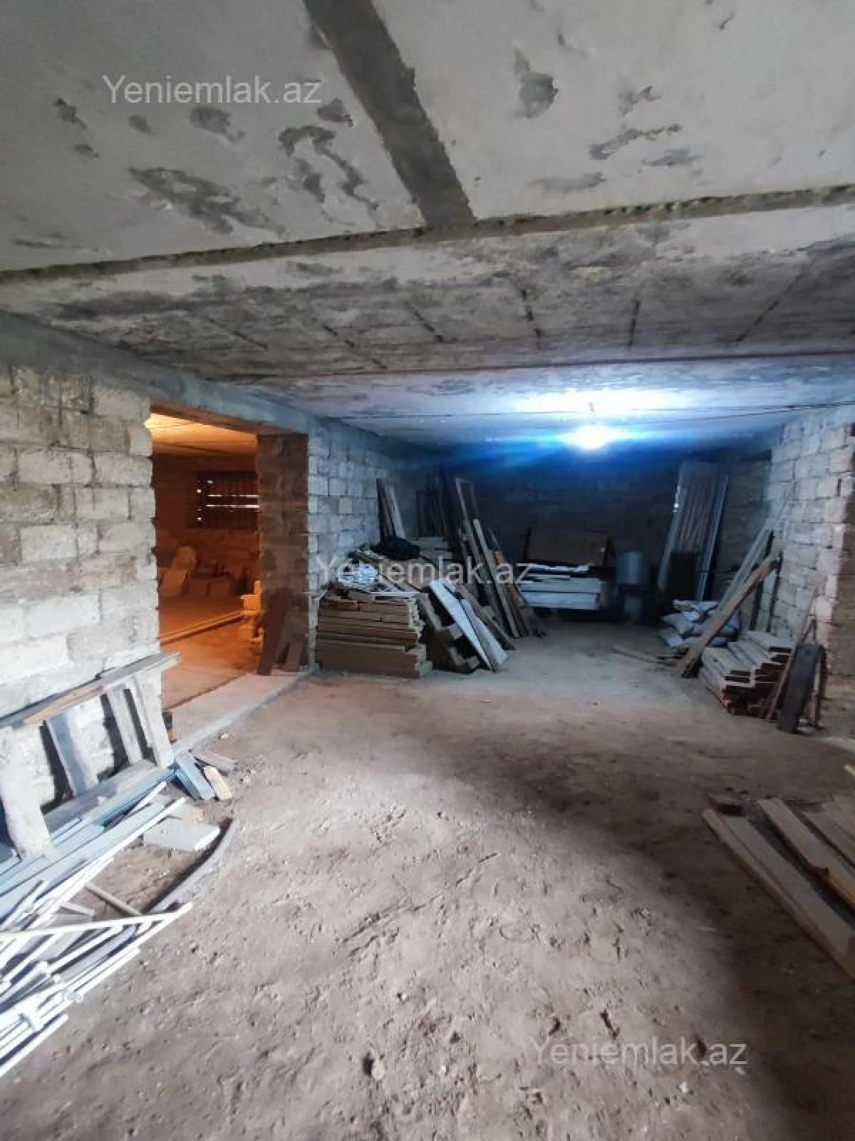 Satılır 5 otaqlı həyət evi 200 m²