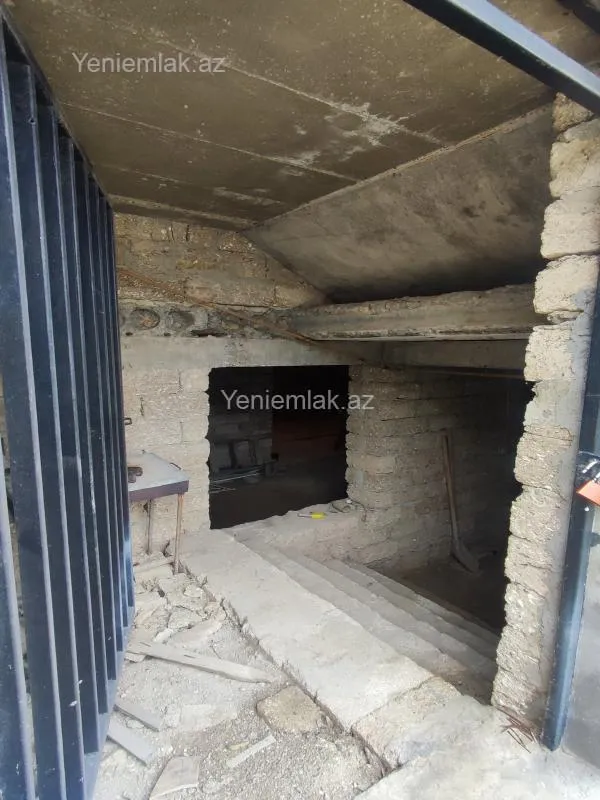 Satılır 5 otaqlı həyət evi 200 m²