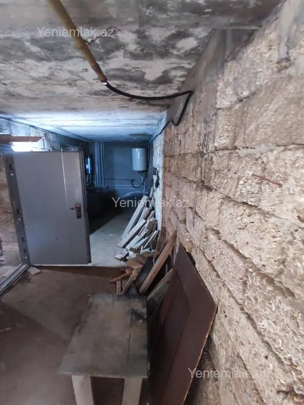 Satılır 5 otaqlı həyət evi 200 m²