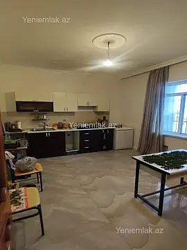 Satılır 5 otaqlı həyət evi 200 m²