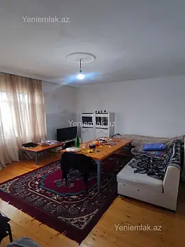 Satılır 5 otaqlı həyət evi 200 m²