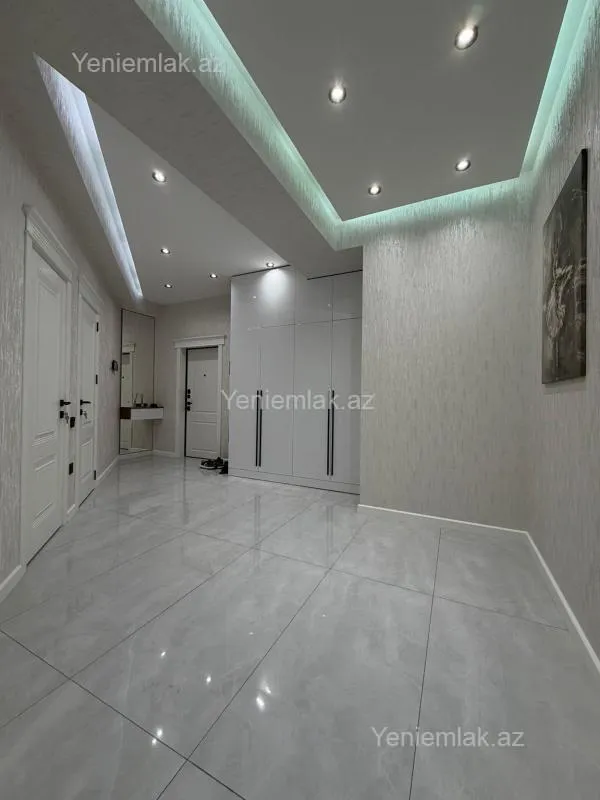 Satılır 2 otaqlı köhnə tikili 76 m²