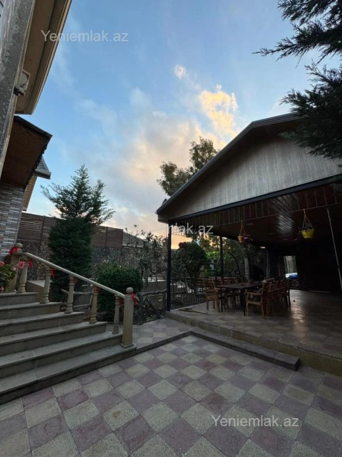 Satılır 3 otaqlı həyət evi 168 m²