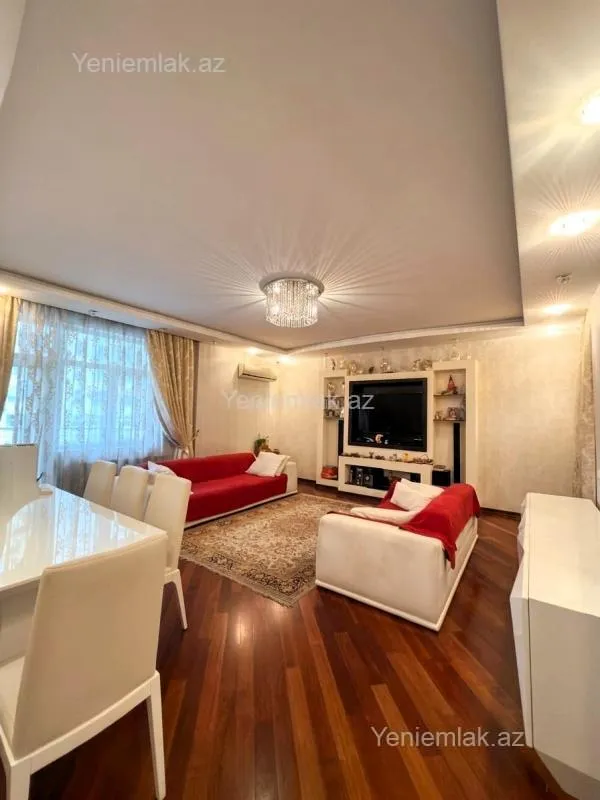 Satılır 3 otaqlı yeni tikili 127 m²