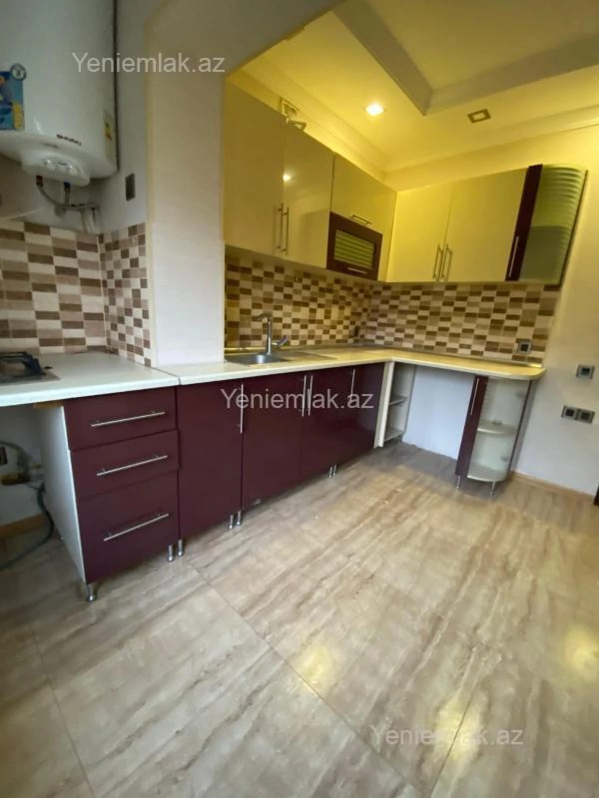 Satılır 3 otaqlı köhnə tikili 70 m²