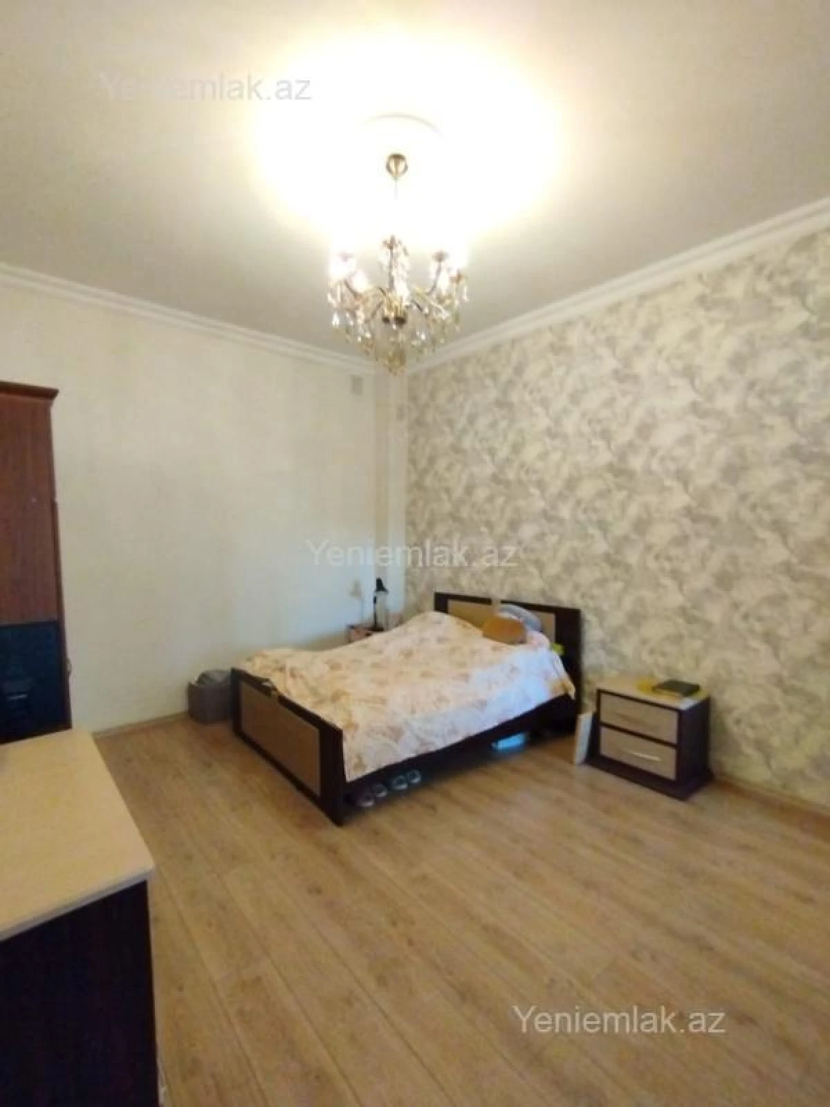 Satılır 8 otaqlı həyət evi 200 m²