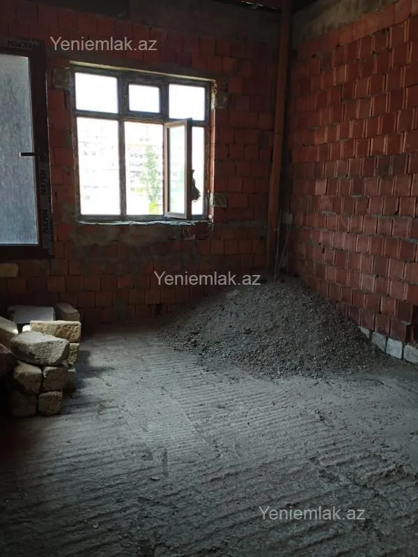 Satılır 8 otaqlı həyət evi 200 m²
