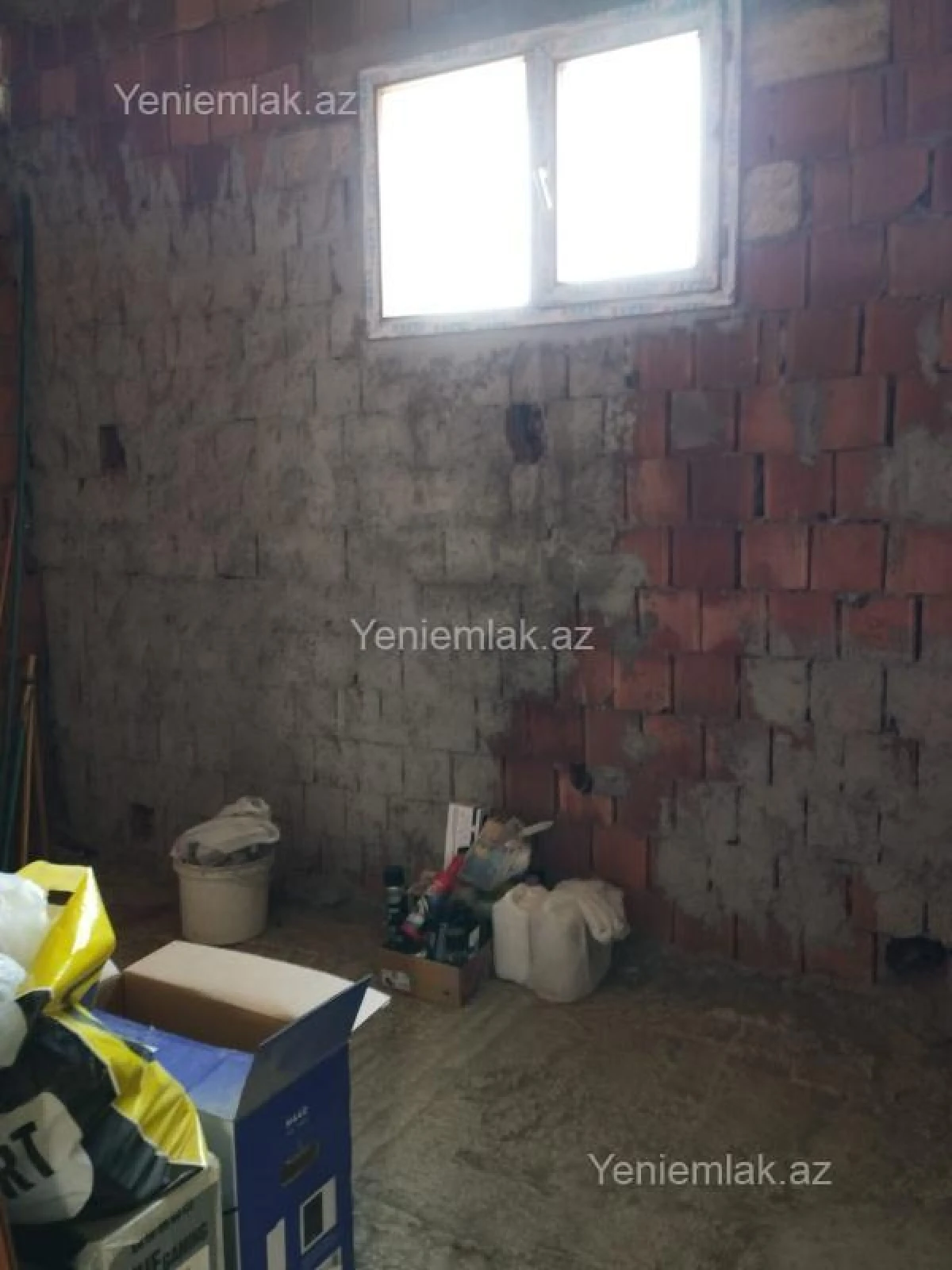Satılır 8 otaqlı həyət evi 200 m²