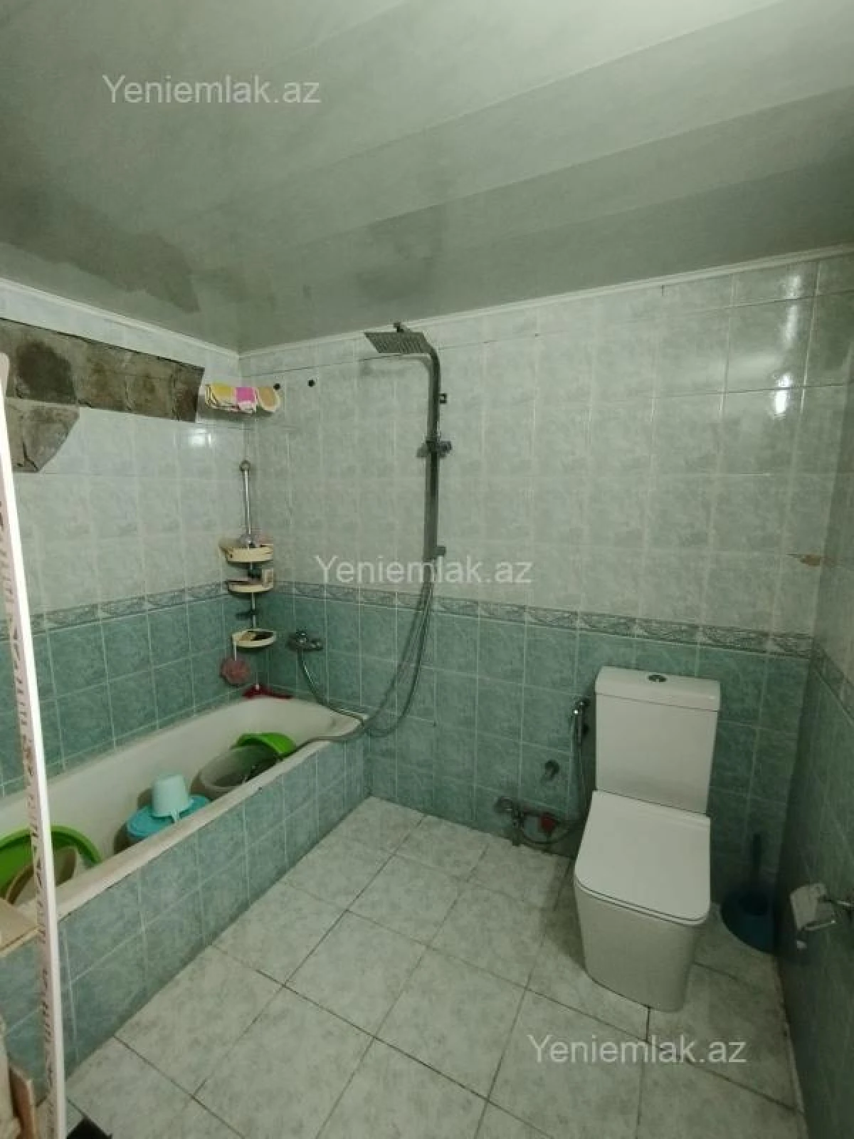 Satılır 8 otaqlı həyət evi 200 m²