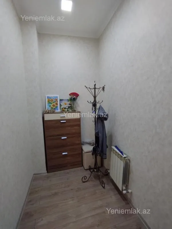 Satılır 8 otaqlı həyət evi 200 m²