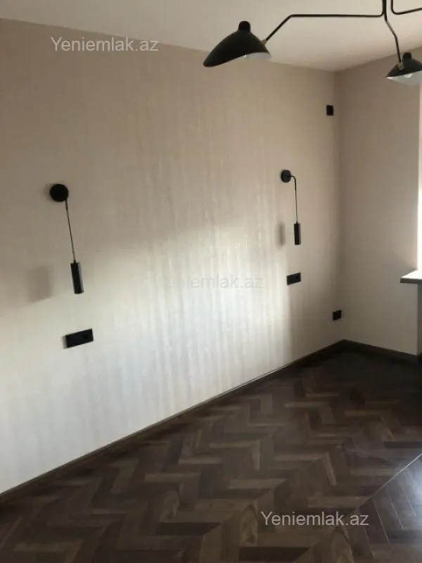 Satılır 2 otaqlı köhnə tikili 65 m²