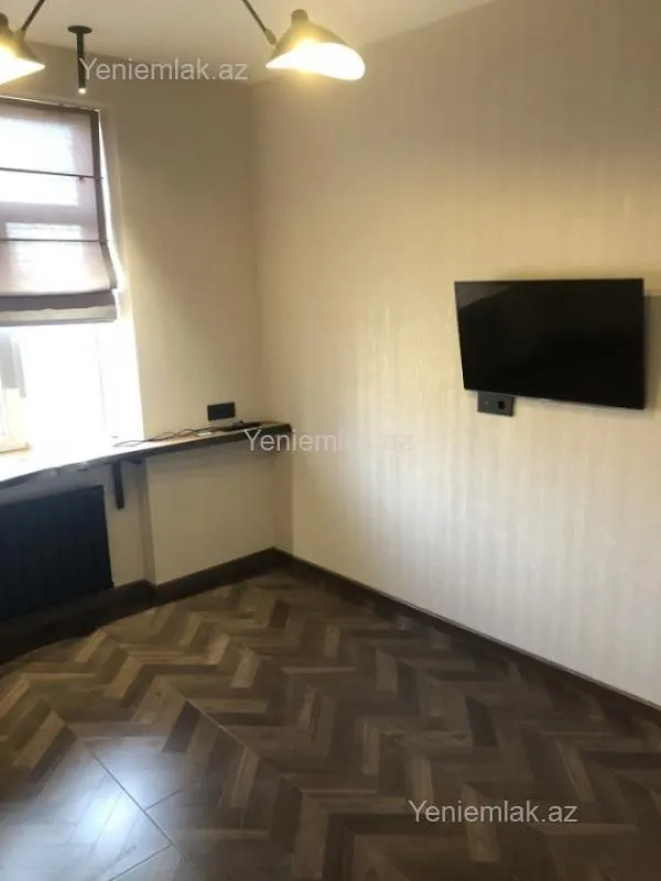 Satılır 2 otaqlı köhnə tikili 65 m²