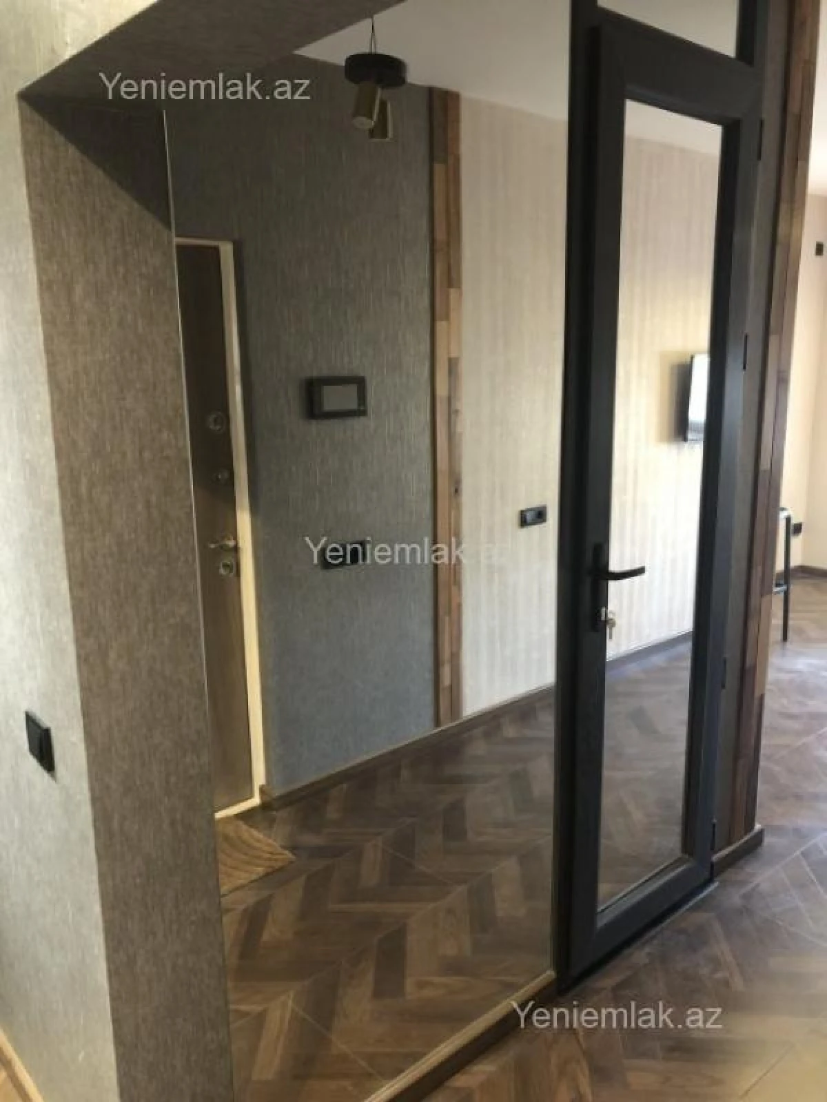Satılır 2 otaqlı köhnə tikili 65 m²