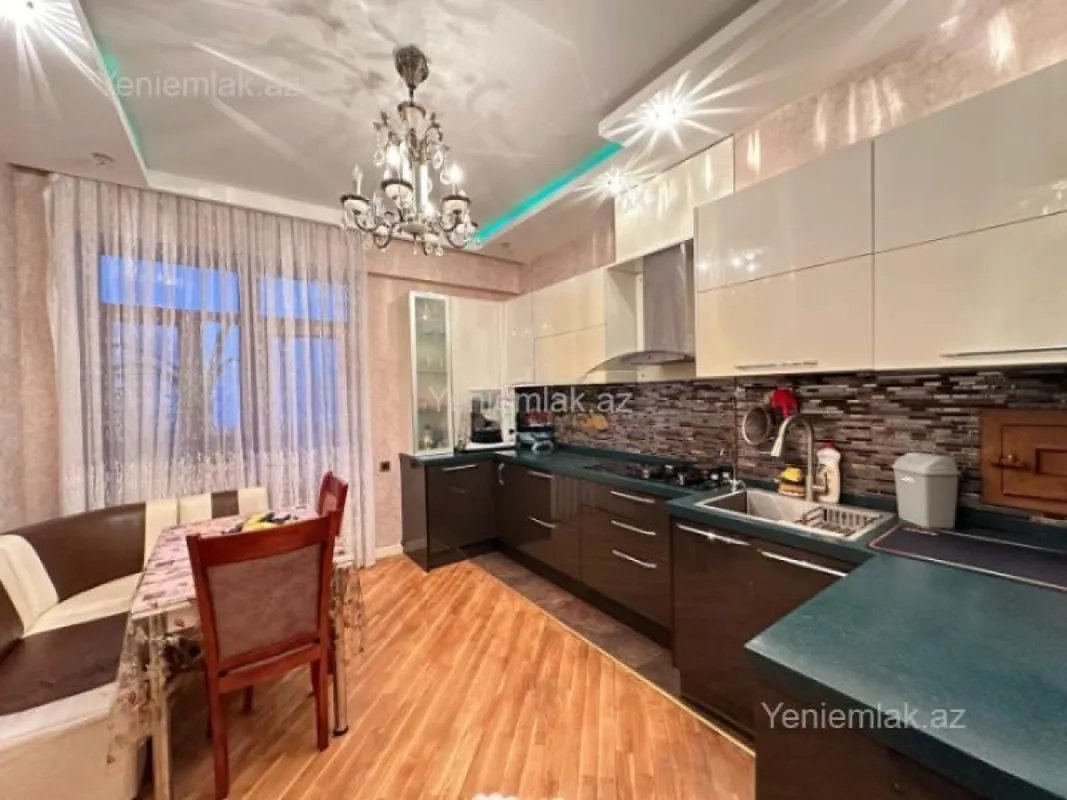 Satılır 3 otaqlı yeni tikili 140 m²