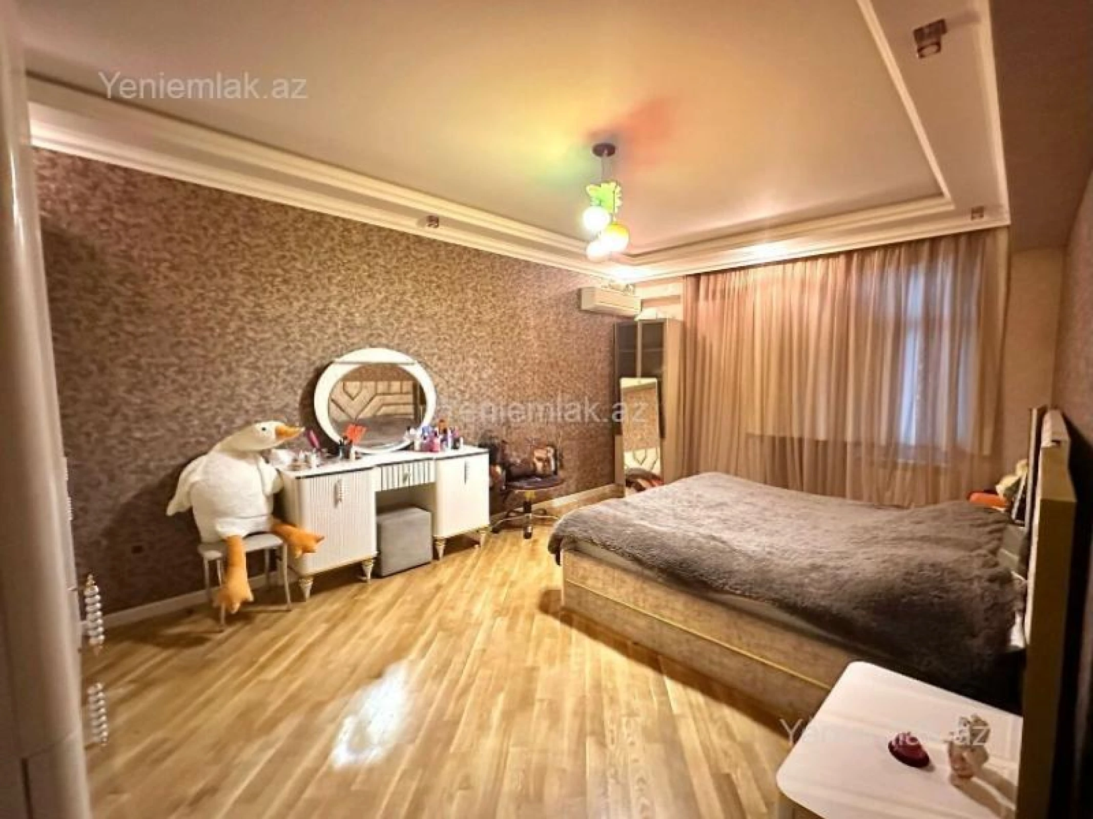 Satılır 3 otaqlı yeni tikili 140 m²