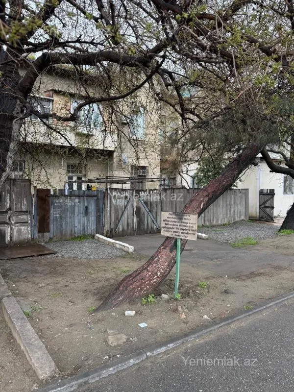 Satılır 2 otaqlı köhnə tikili 55 m²