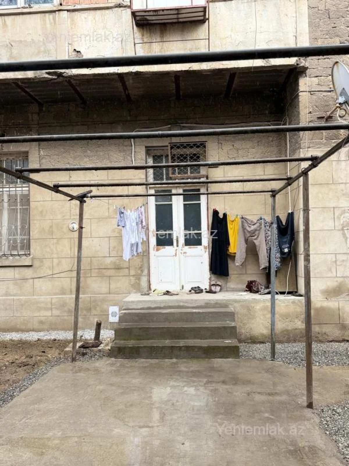 Satılır 2 otaqlı köhnə tikili 55 m²