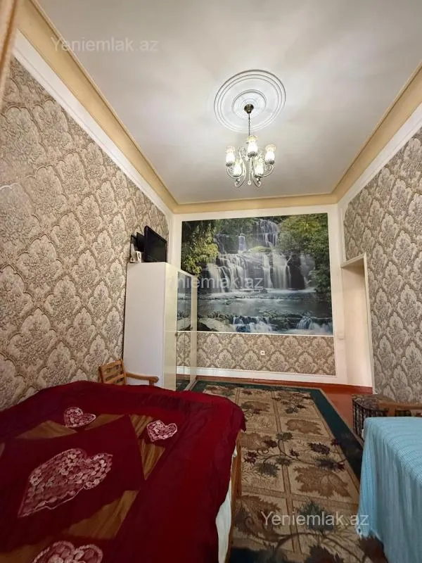 Satılır 2 otaqlı köhnə tikili 55 m²