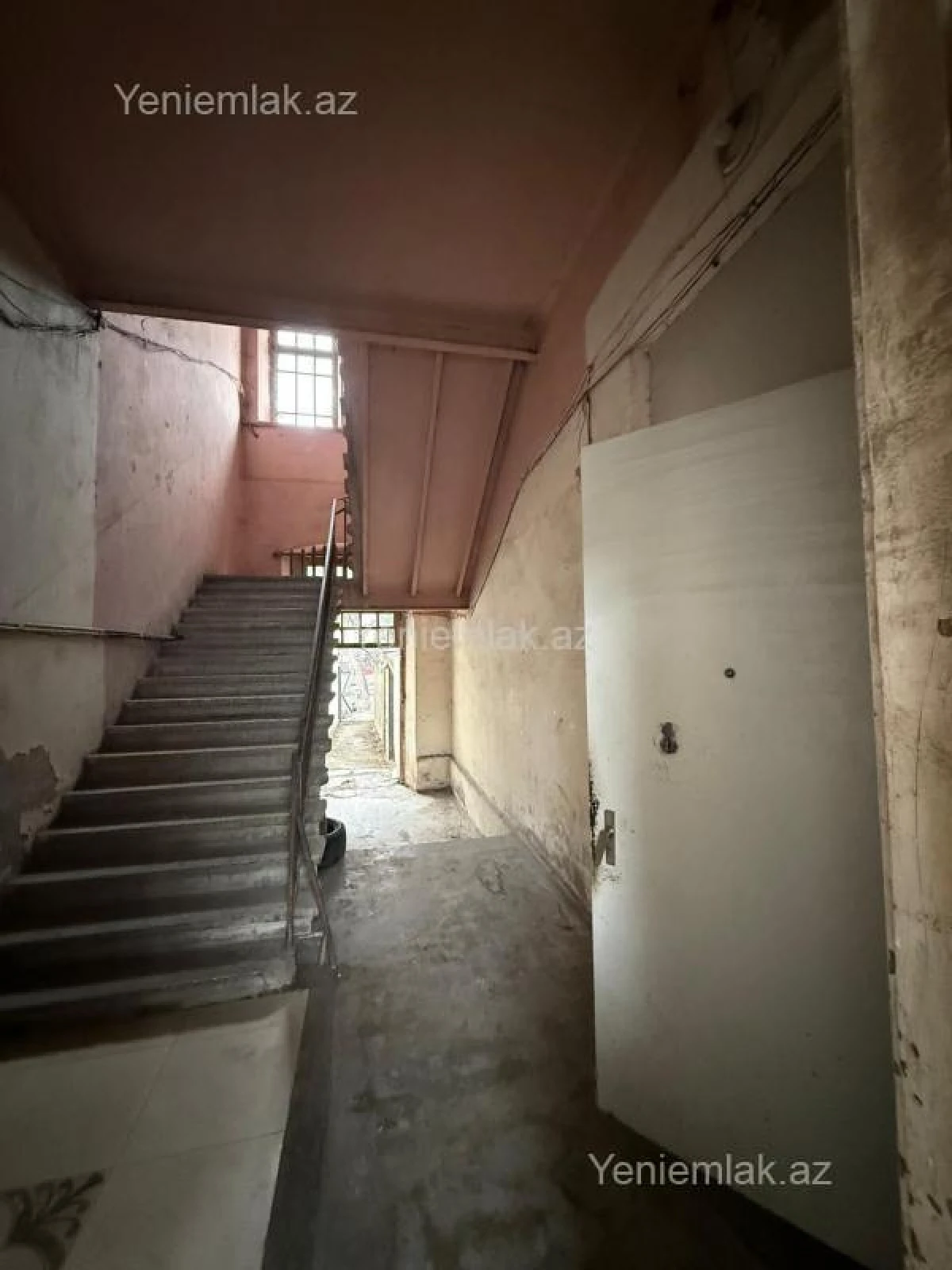 Satılır 2 otaqlı köhnə tikili 55 m²