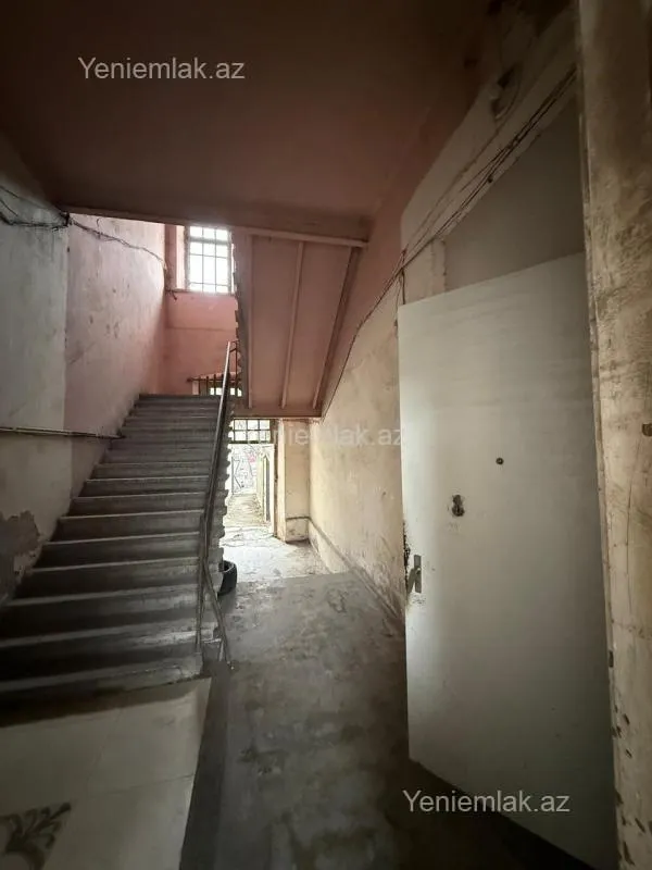 Satılır 2 otaqlı köhnə tikili 55 m²