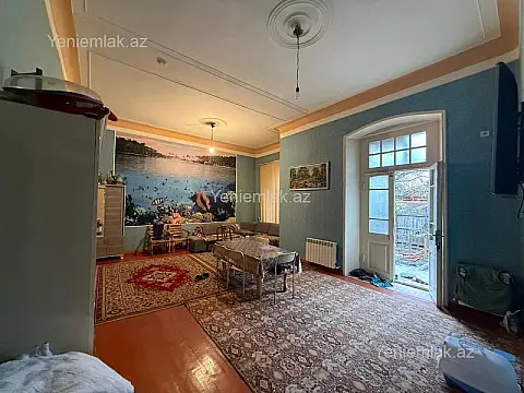 Satılır 2 otaqlı köhnə tikili 55 m²