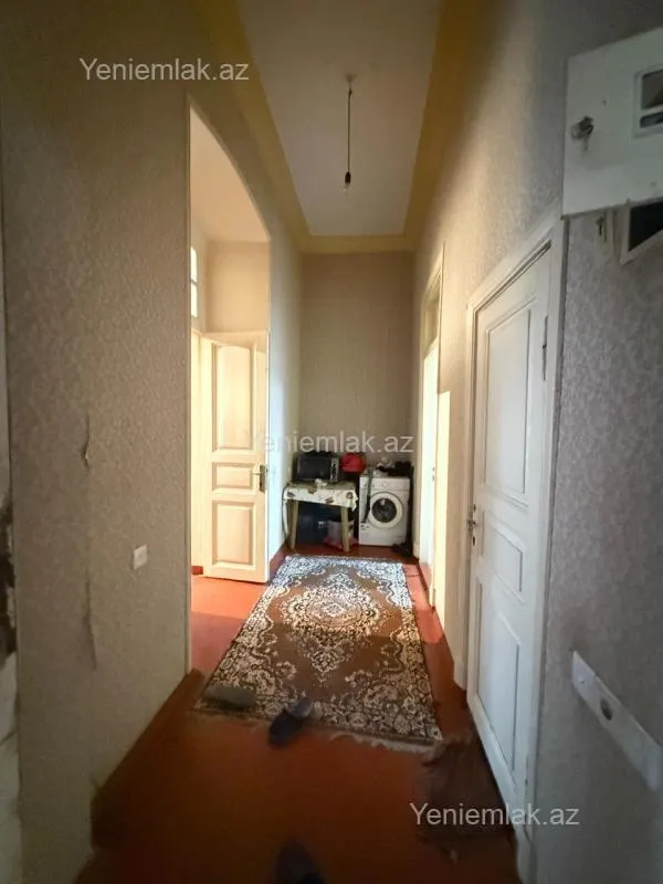 Satılır 2 otaqlı köhnə tikili 55 m²