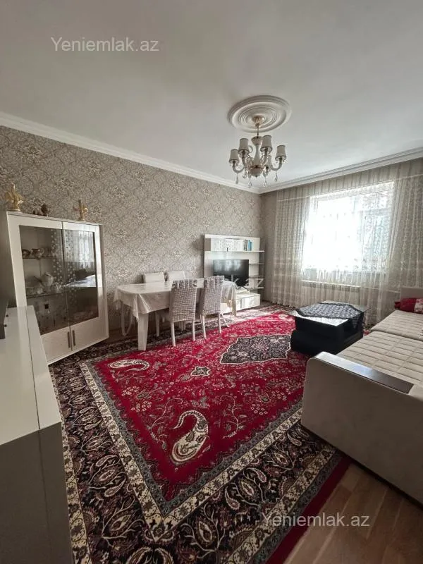Satılır 6 otaqlı həyət evi 215 m²