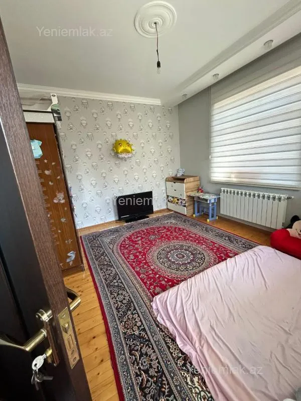 Satılır 6 otaqlı həyət evi 215 m²