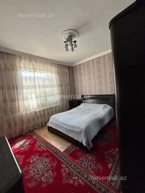 Satılır 6 otaqlı həyət evi 215 m²