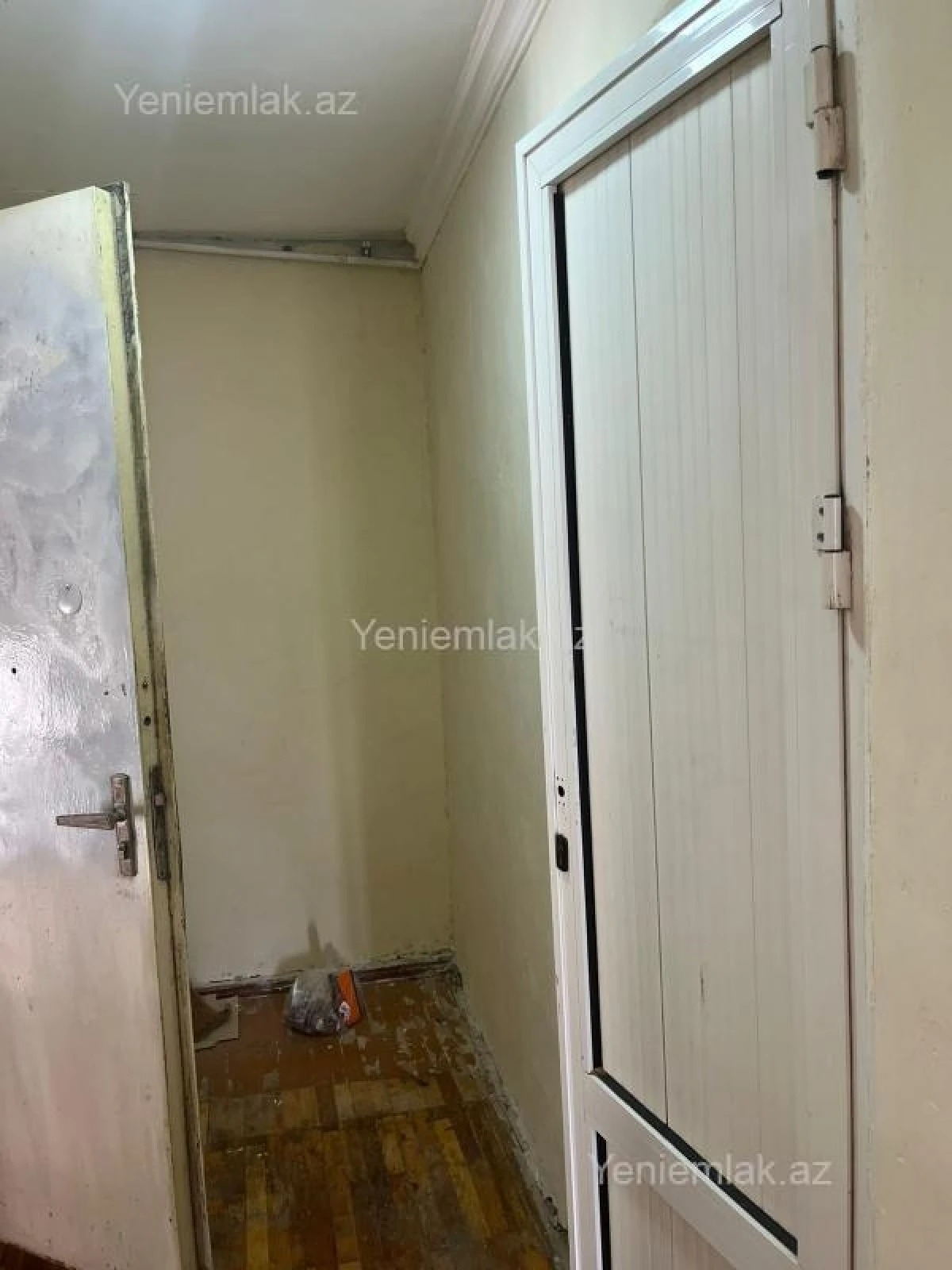 Satılır 2 otaqlı köhnə tikili 50 m²