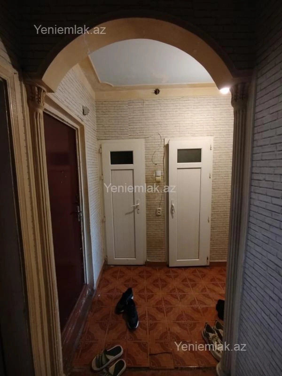 Satılır 2 otaqlı köhnə tikili 56 m²