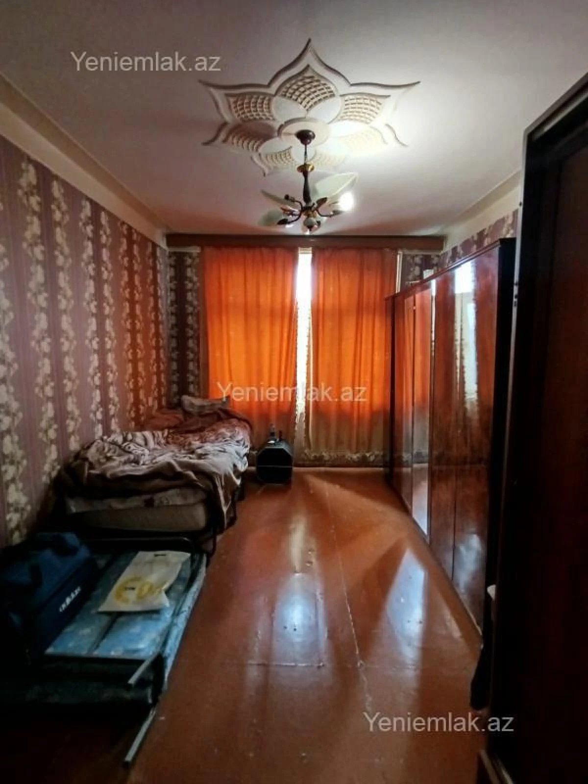 Satılır 2 otaqlı köhnə tikili 56 m²