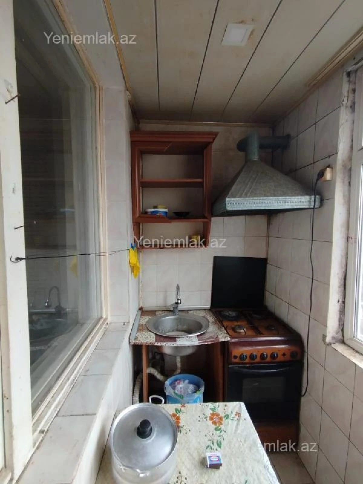 Satılır 2 otaqlı köhnə tikili 56 m²