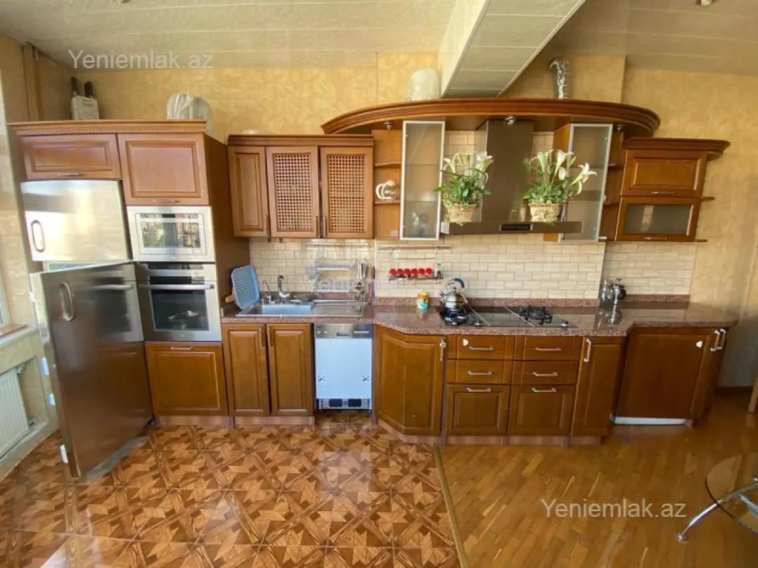 Satılır 3 otaqlı yeni tikili 168 m²