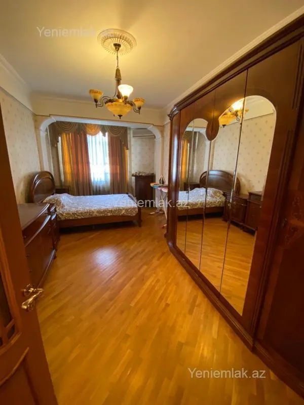 Satılır 3 otaqlı yeni tikili 168 m²