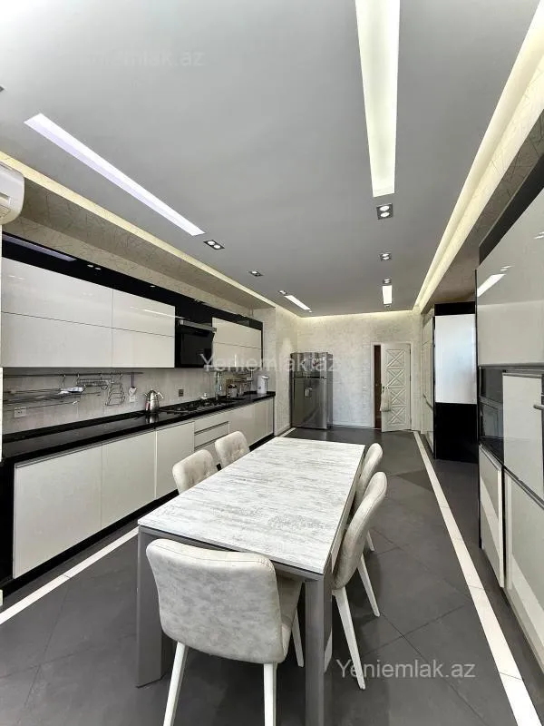 Satılır 3 otaqlı yeni tikili 165 m²
