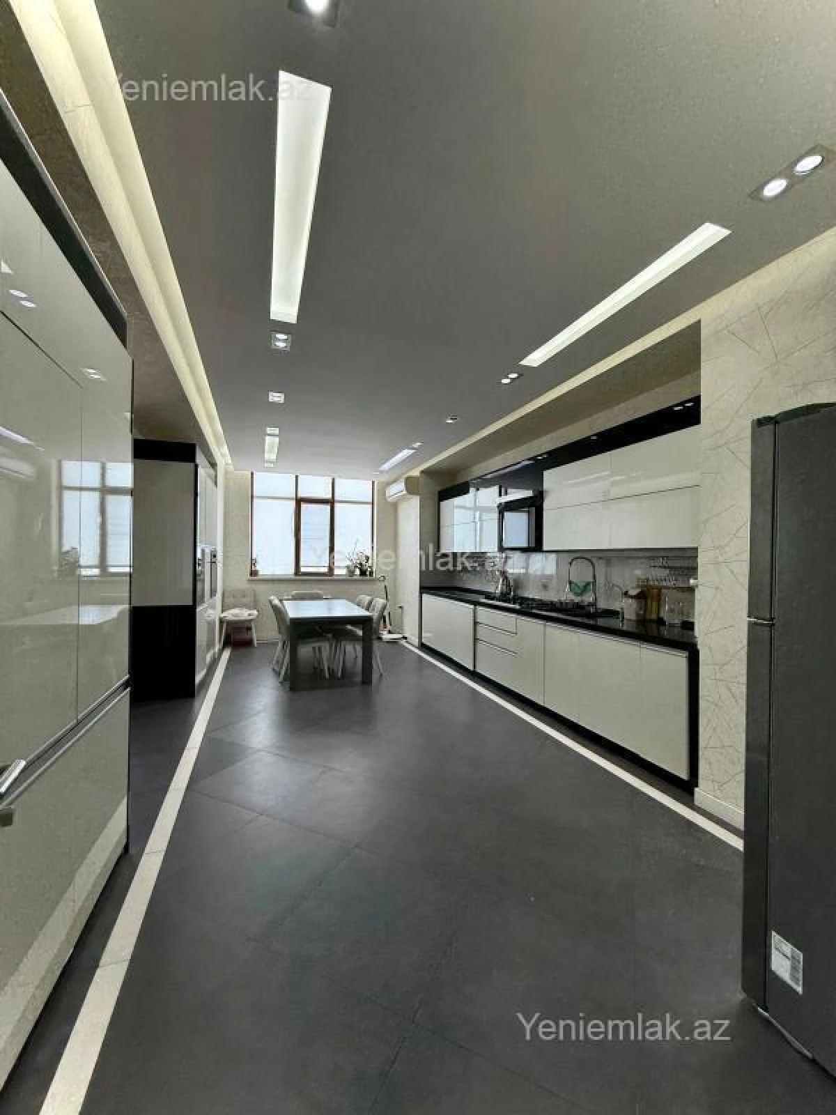 Satılır 3 otaqlı yeni tikili 165 m²