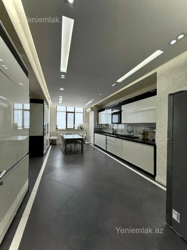 Satılır 3 otaqlı yeni tikili 165 m²