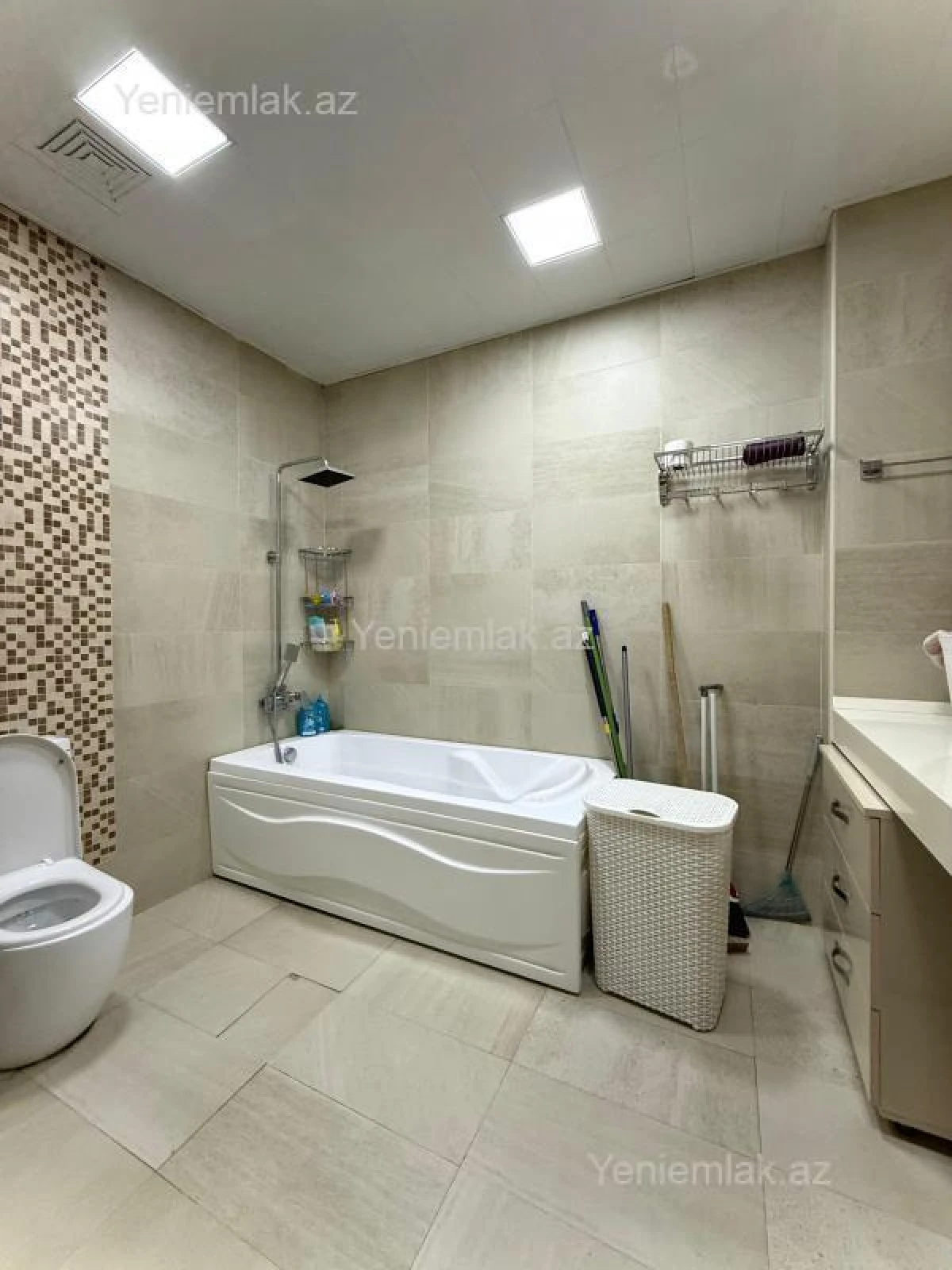 Satılır 3 otaqlı yeni tikili 165 m²