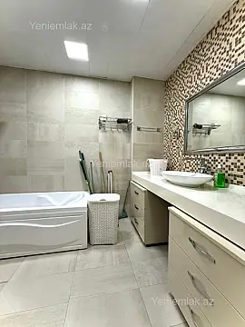 Satılır 3 otaqlı yeni tikili 165 m²