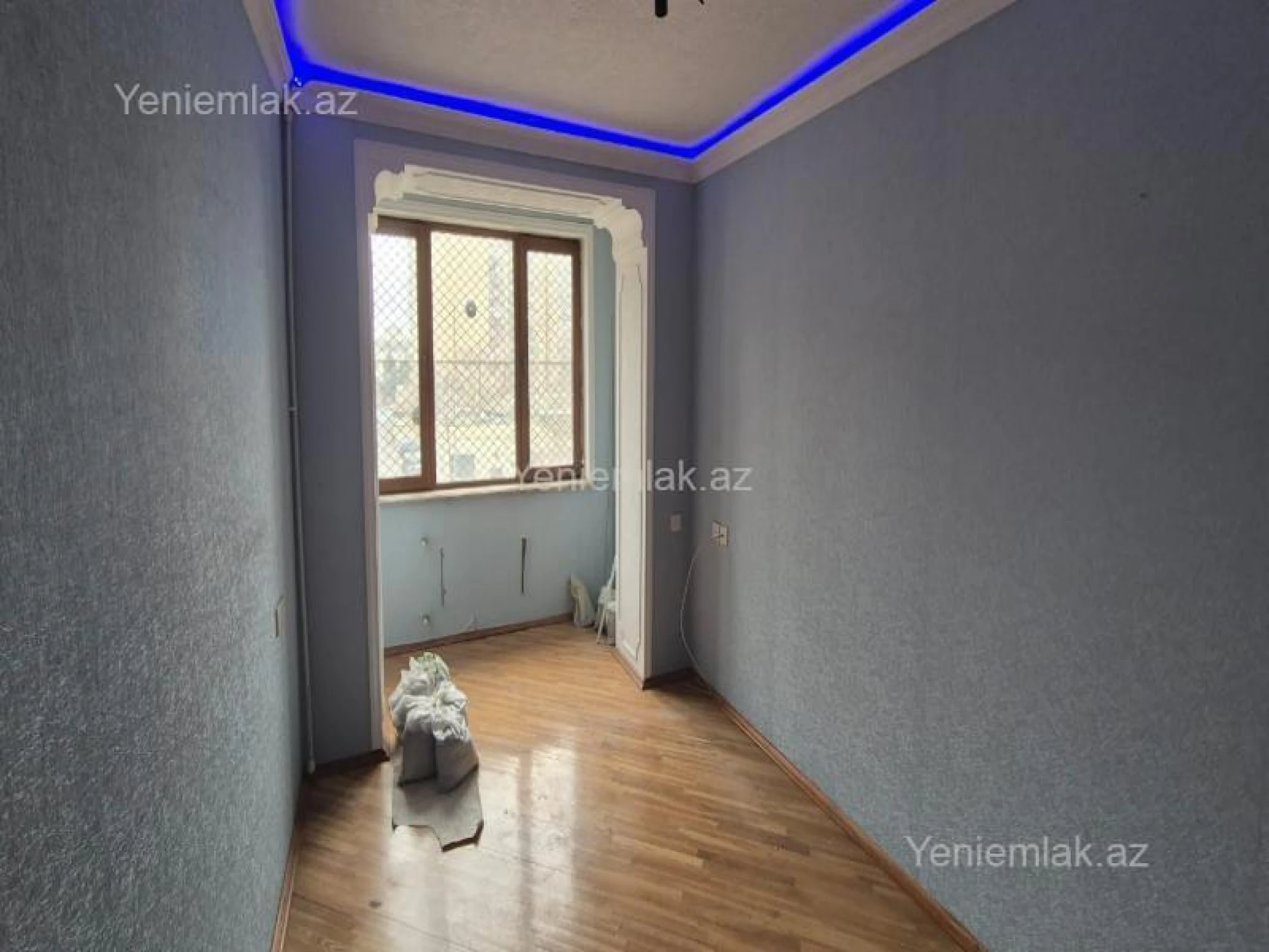 Satılır 3 otaqlı köhnə tikili 85 m²