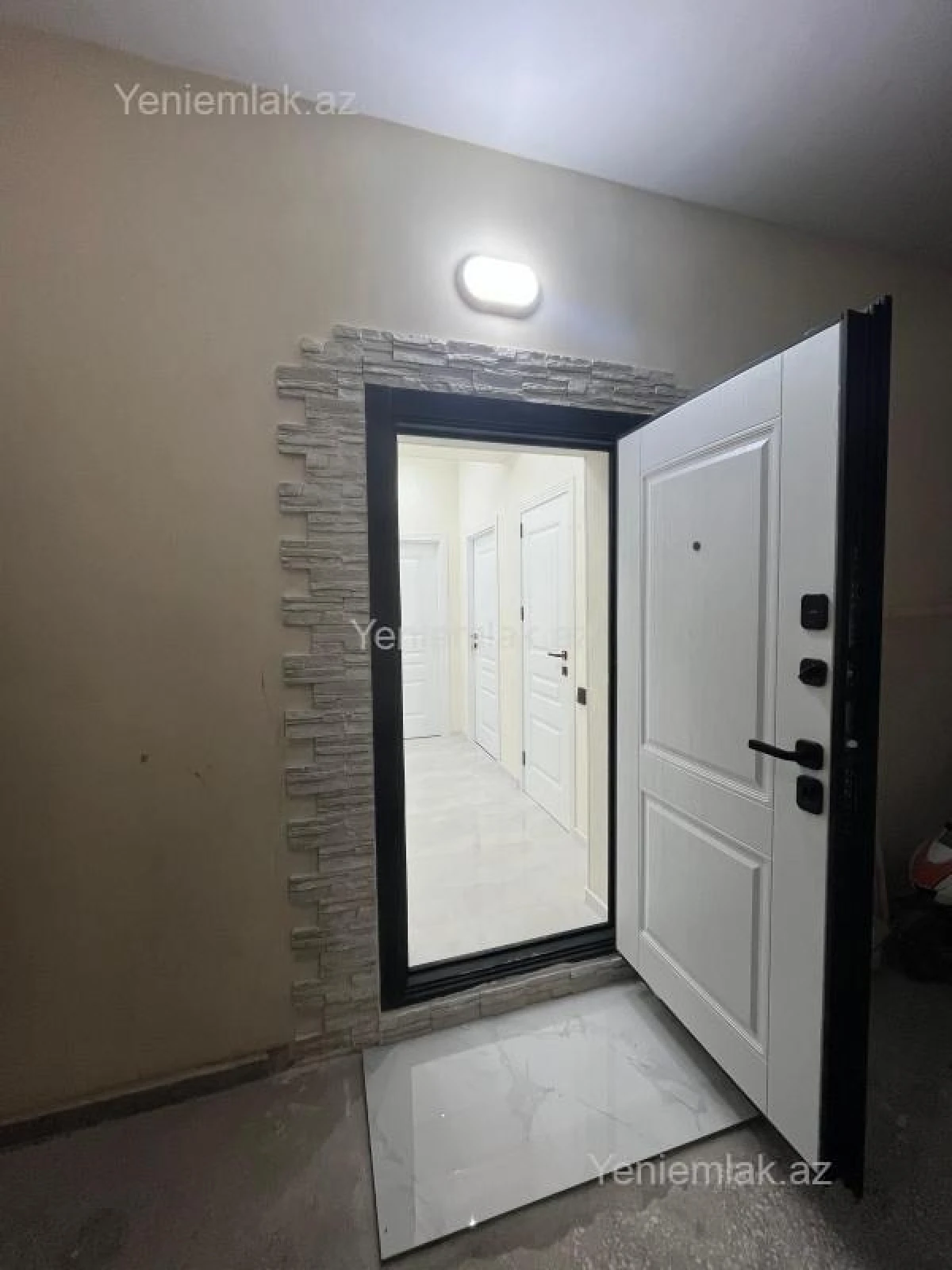 Satılır 3 otaqlı yeni tikili 74 m²