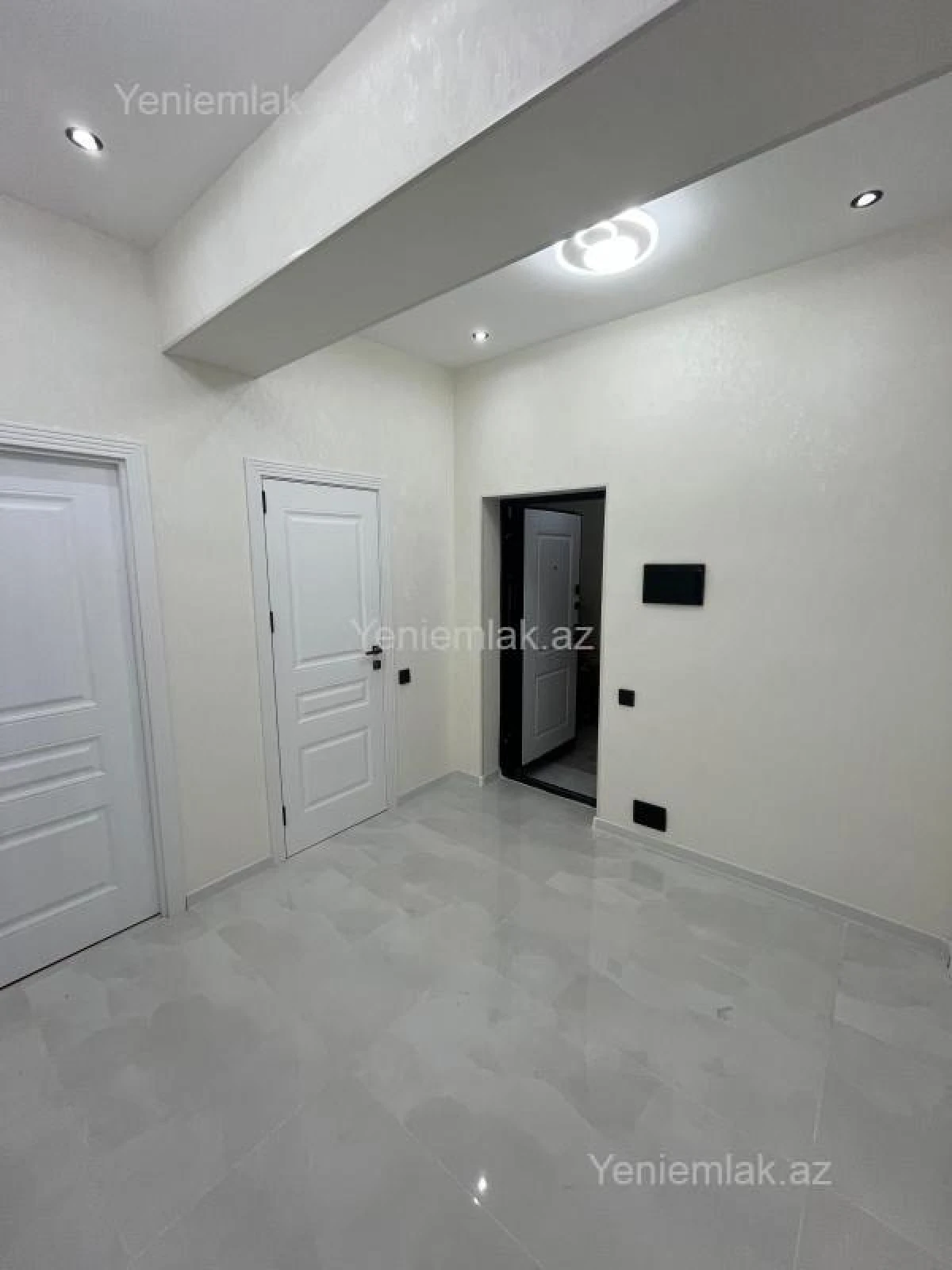 Satılır 3 otaqlı yeni tikili 74 m²