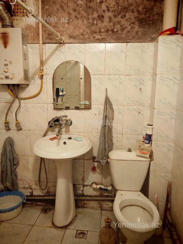 Satılır 2 otaqlı köhnə tikili 55 m²