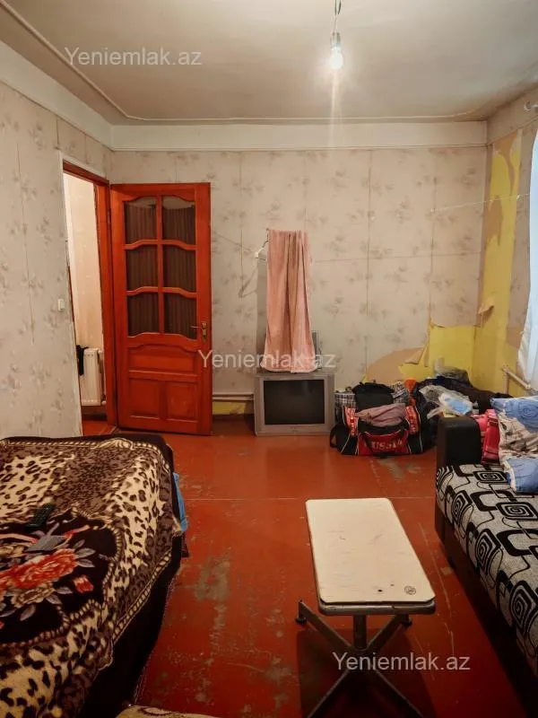 Satılır 2 otaqlı köhnə tikili 55 m²