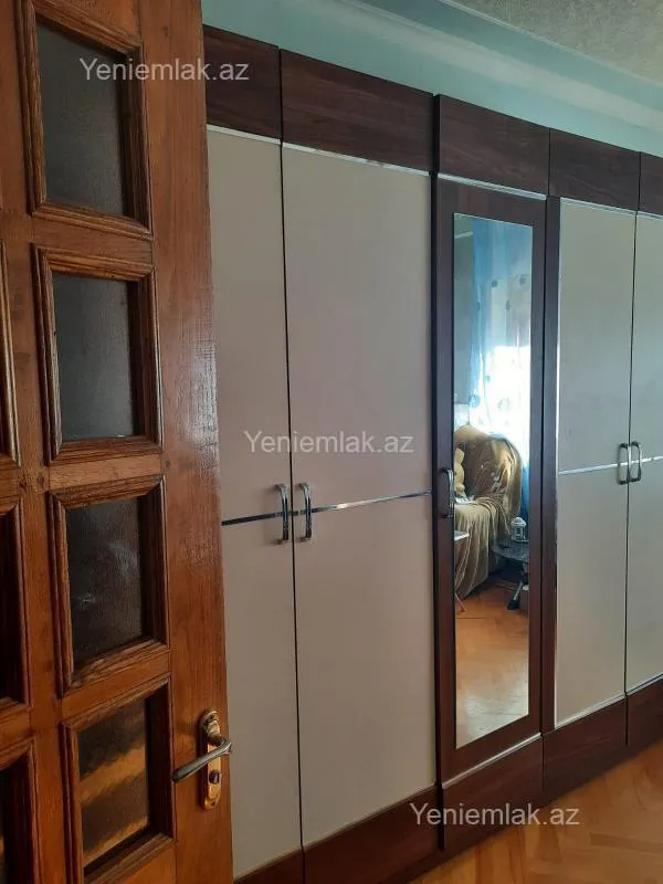 Satılır 5 otaqlı köhnə tikili 115 m²