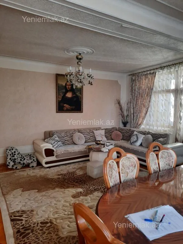 Satılır 5 otaqlı köhnə tikili 115 m²