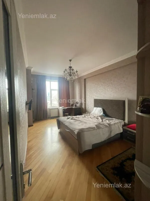Satılır 2 otaqlı yeni tikili 76 m²